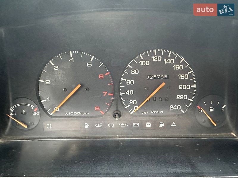 Хэтчбек Mazda 626 1988 в Новом Роздоле