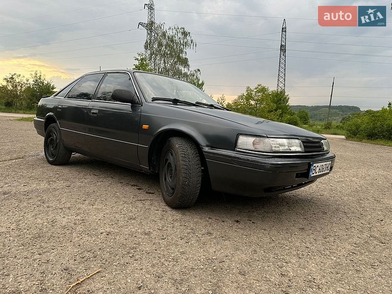 Хэтчбек Mazda 626 1988 в Новом Роздоле