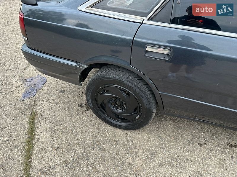 Хэтчбек Mazda 626 1988 в Новом Роздоле