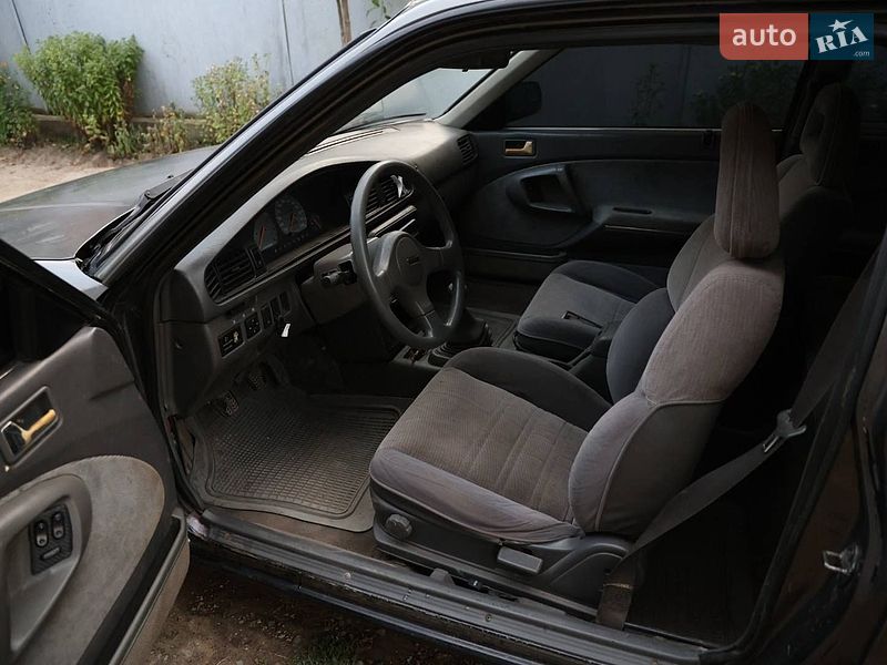 Купе Mazda 626 1986 в Черновцах