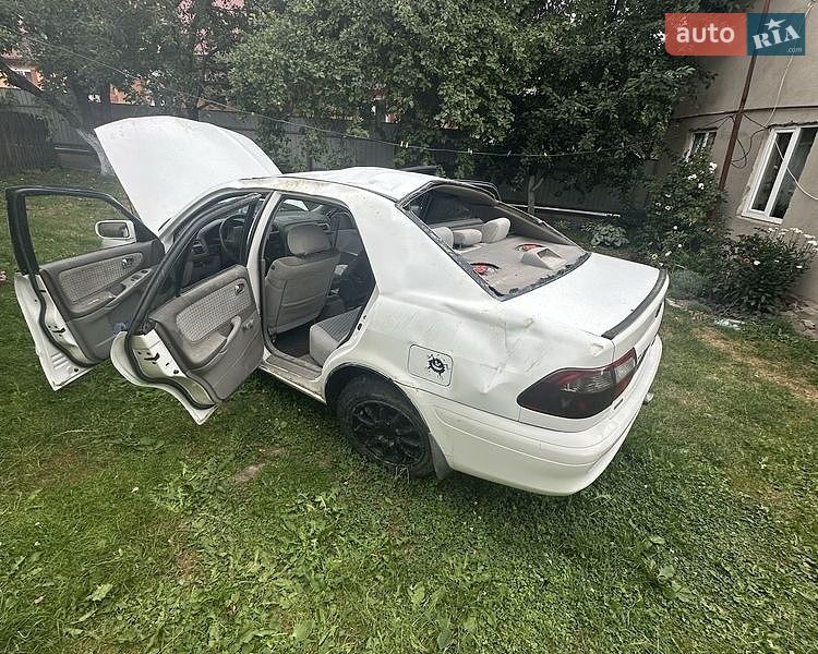 Седан Mazda 626 1999 в Яворове