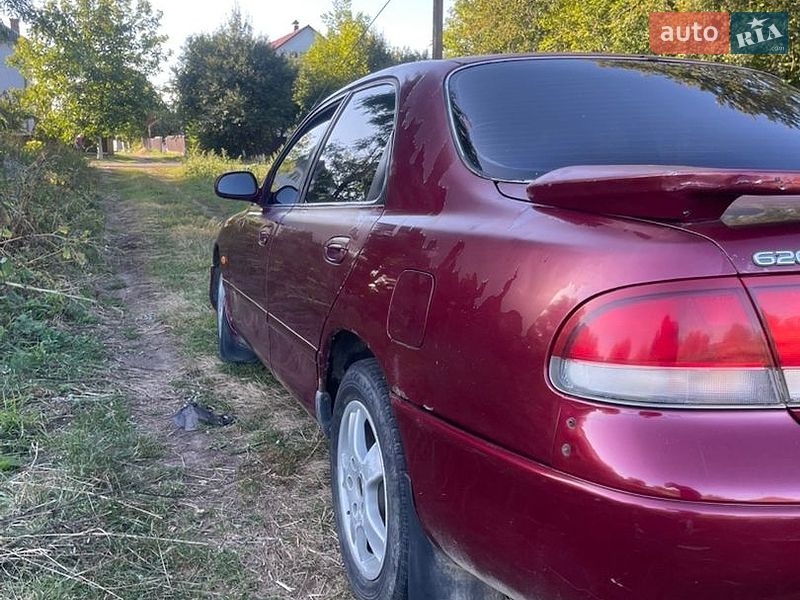 Седан Mazda 626 1992 в Жидачове