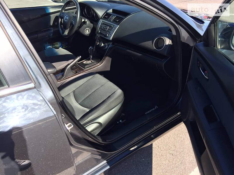 Седан Mazda 6 2011 в Львові