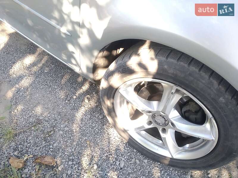 Седан Mazda 6 2005 в Гайвороне