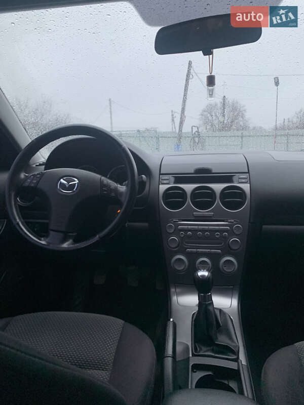 Седан Mazda 6 2002 в Добровеличковке