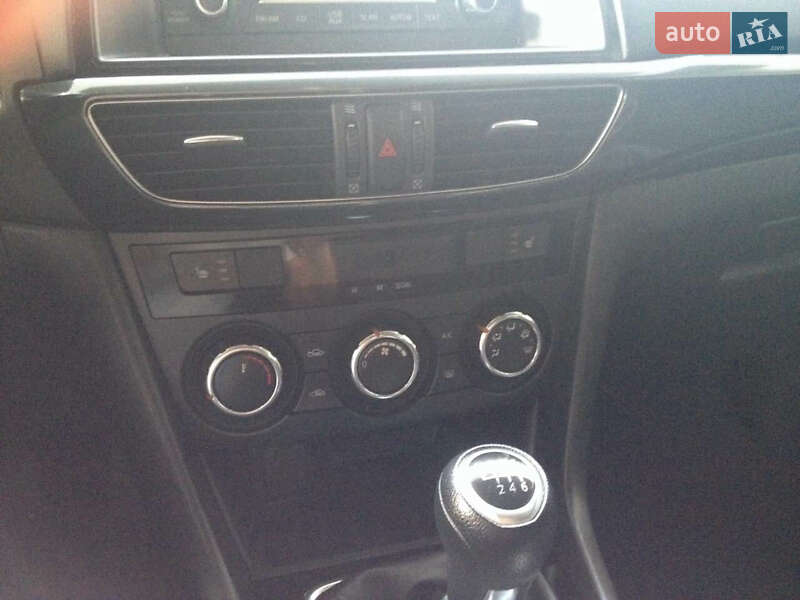 Седан Mazda 6 2014 в Киеве