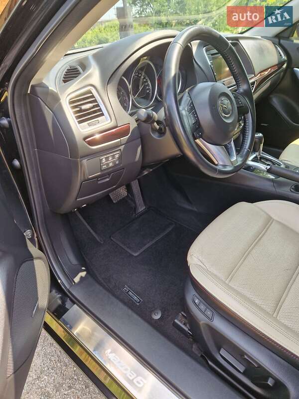 Седан Mazda 6 2013 в Павлограді