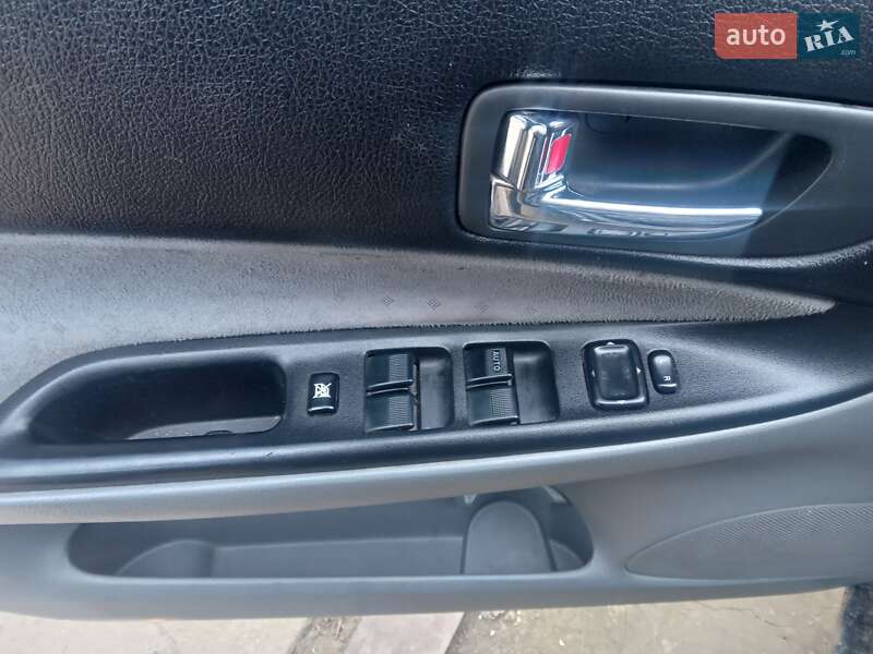 Седан Mazda 6 2003 в Измаиле