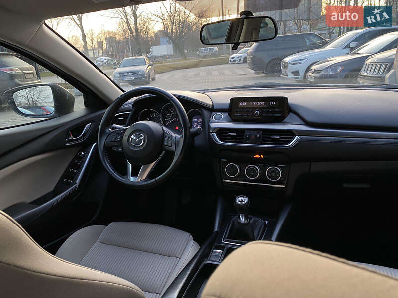 Седан Mazda 6 2015 в Ровно