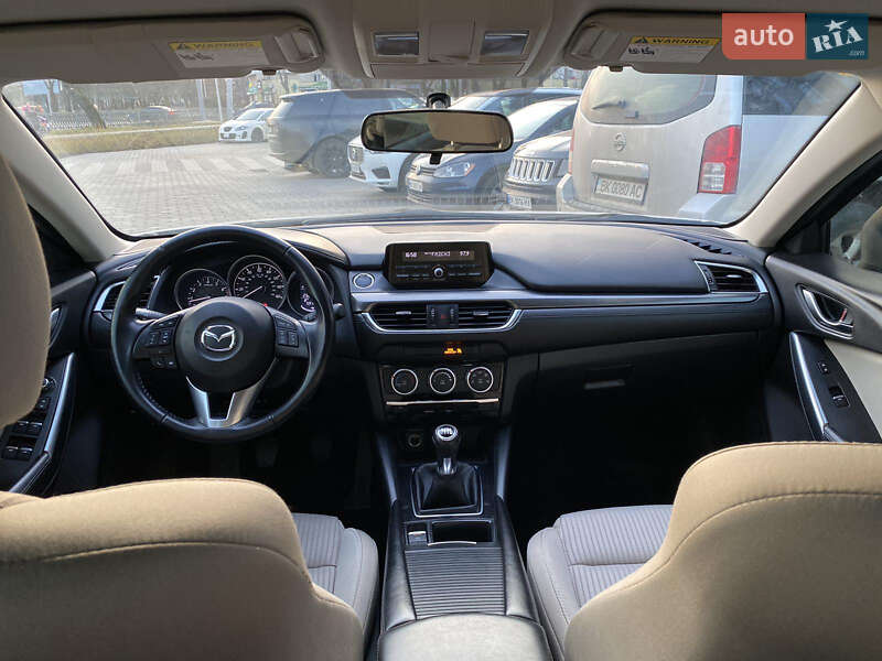 Седан Mazda 6 2015 в Ровно