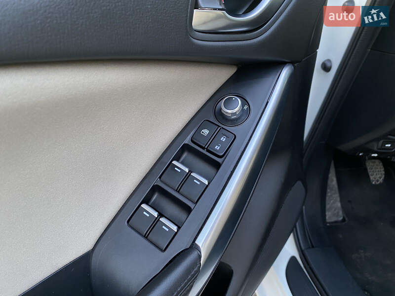 Седан Mazda 6 2015 в Ровно