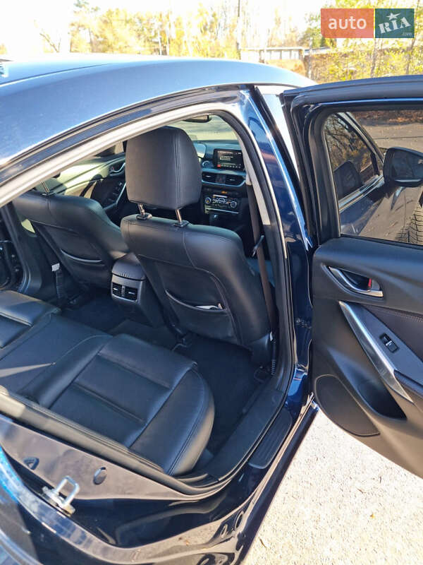 Седан Mazda 6 2016 в Днепре