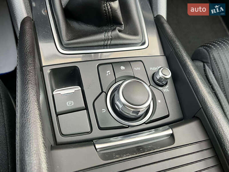 Седан Mazda 6 2016 в Хмельницком