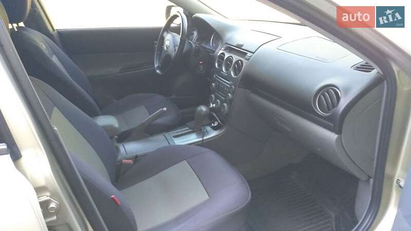 Седан Mazda 6 2004 в Карнаухівці