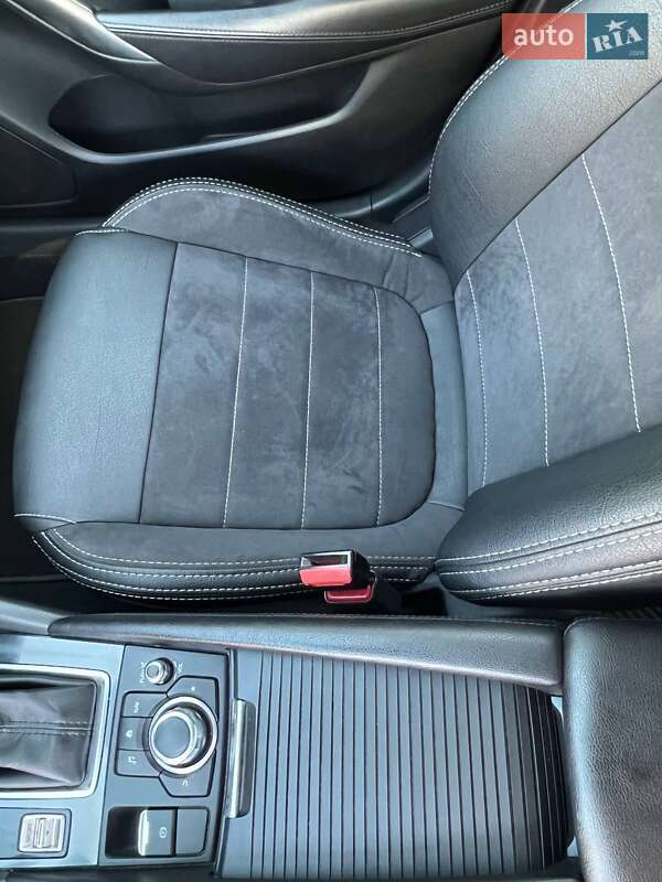 Седан Mazda 6 2016 в Львові