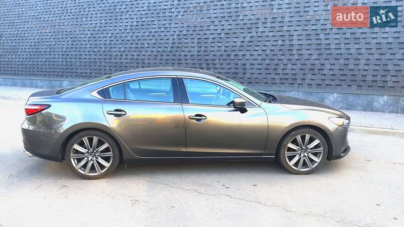 Седан Mazda 6 2018 в Днепре