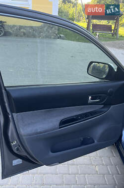Седан Mazda 6 2003 в Черновцах
