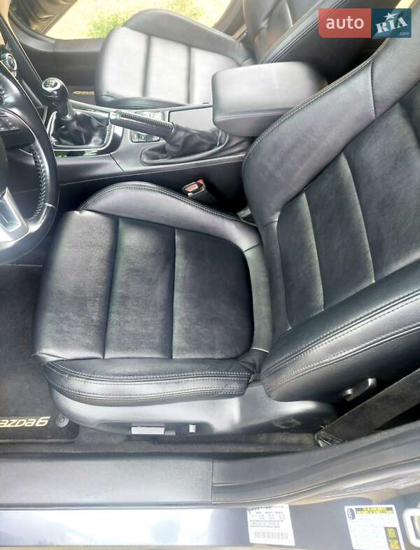 Седан Mazda 6 2014 в Днепре