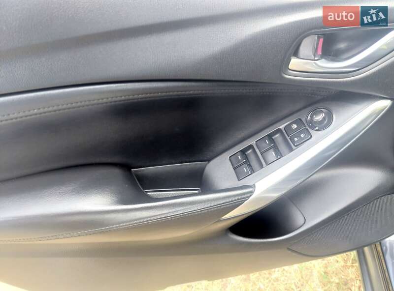 Седан Mazda 6 2014 в Дніпрі