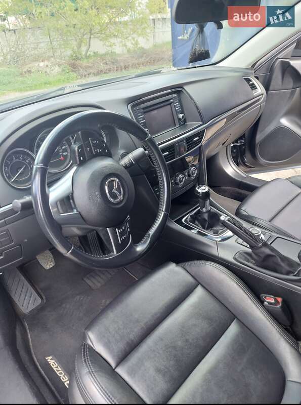Седан Mazda 6 2014 в Дніпрі