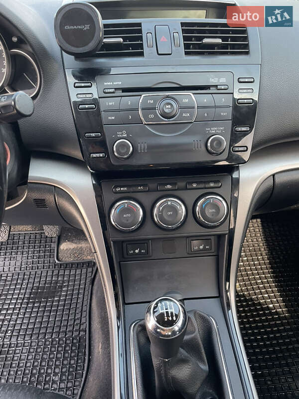 Универсал Mazda 6 2010 в Луцке