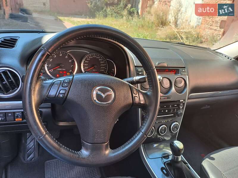Седан Mazda 6 2006 в Чугуеве