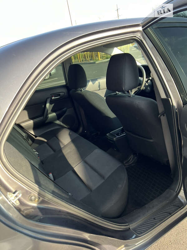 Седан Mazda 6 2006 в Чернигове