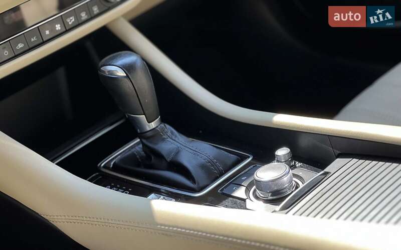 Седан Mazda 6 2018 в Львове