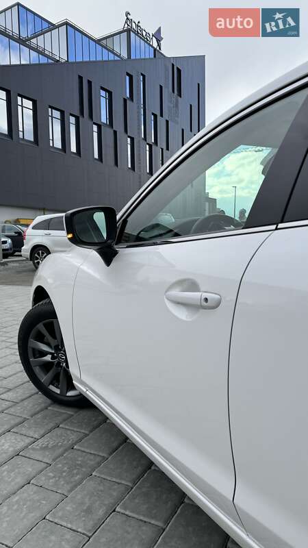 Седан Mazda 6 2018 в Ровно