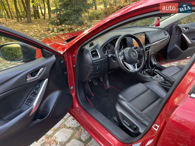 Седан Mazda 6 2015 в Львові