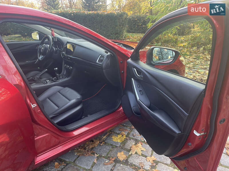 Седан Mazda 6 2015 в Львові