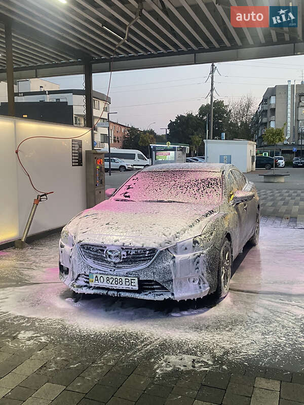 Седан Mazda 6 2014 в Ужгороде