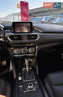 Седан Mazda 6 2015 в 