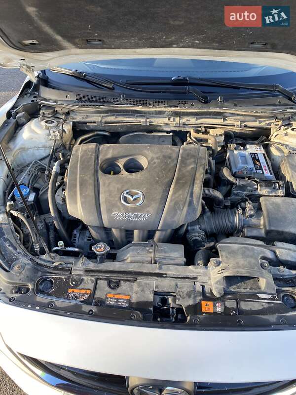 Седан Mazda 6 2014 в Заліщиках