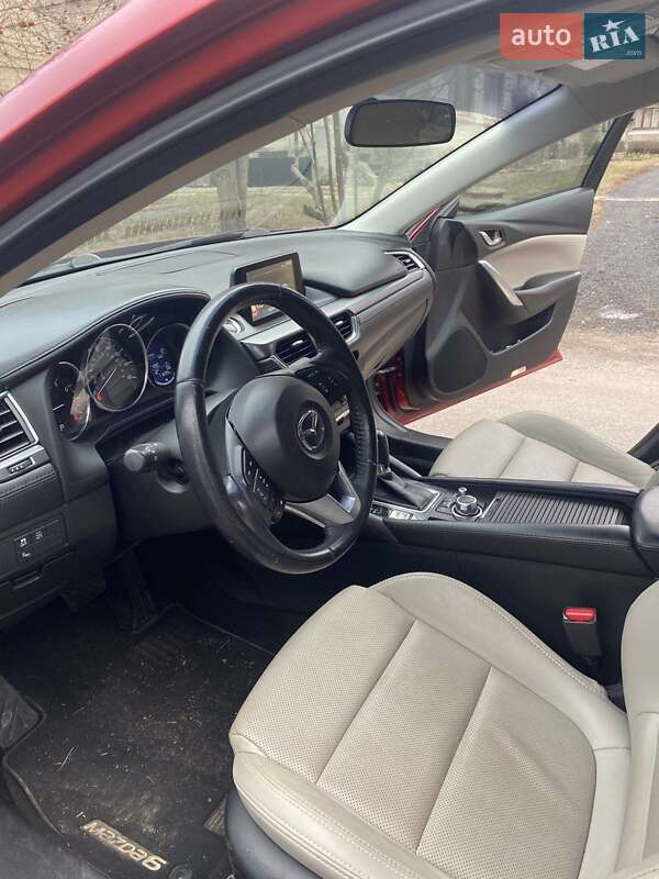 Седан Mazda 6 2015 в Чугуеве