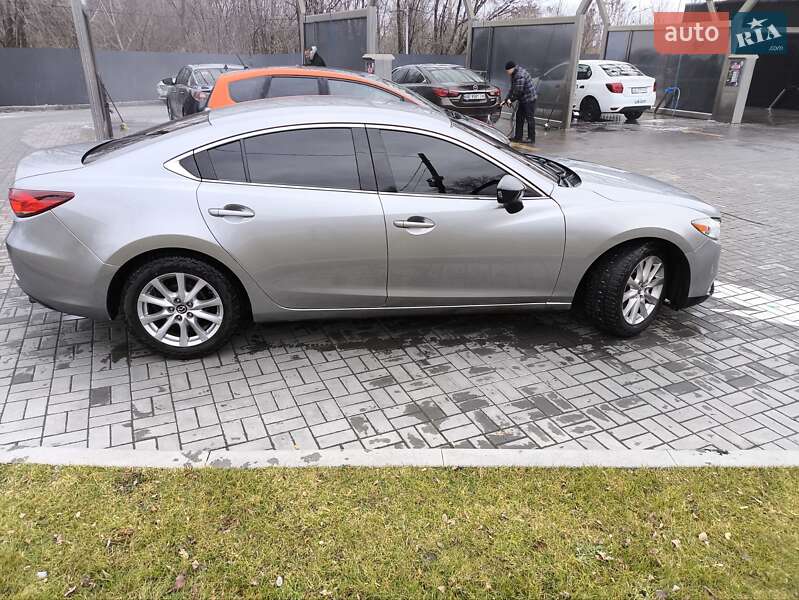 Седан Mazda 6 2014 в Днепре