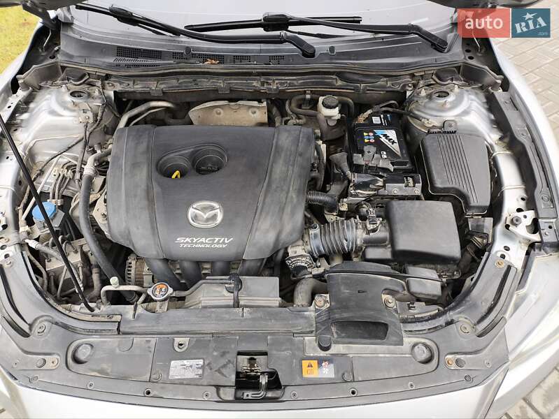 Седан Mazda 6 2014 в Днепре
