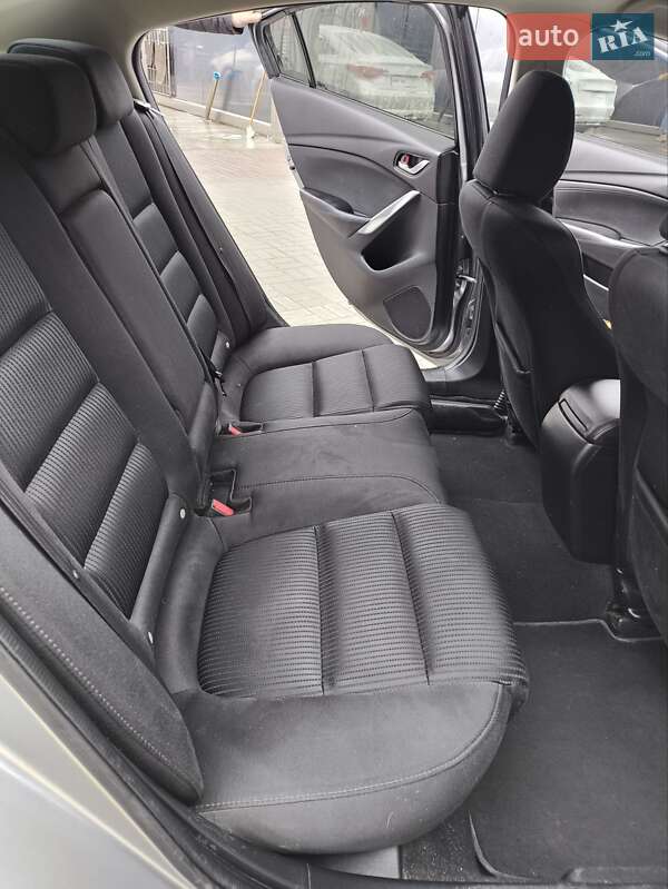 Седан Mazda 6 2014 в Днепре