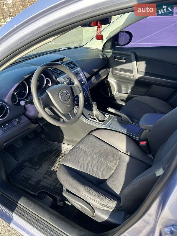Седан Mazda 6 2009 в Карловке