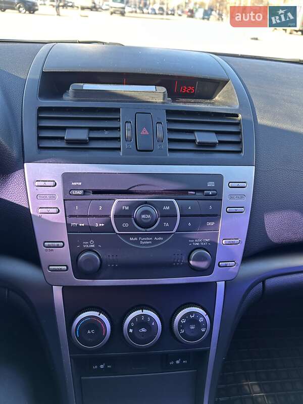 Седан Mazda 6 2009 в Карловке