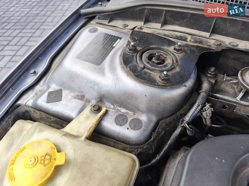 Лифтбек Mazda 6 2004 в Днепре