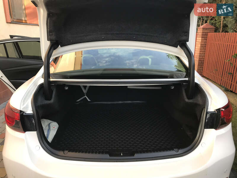 Седан Mazda 6 2015 в Ивано-Франковске