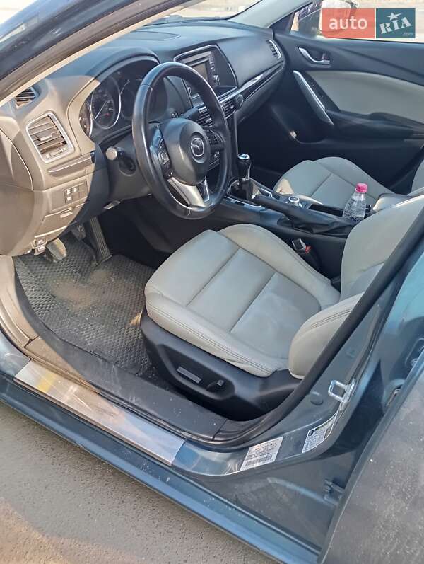 Седан Mazda 6 2014 в 