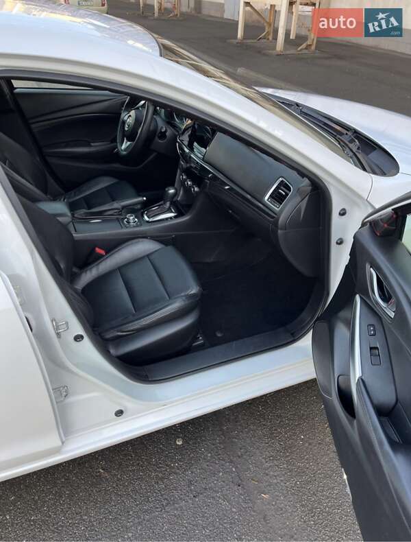 Седан Mazda 6 2014 в Кривом Роге