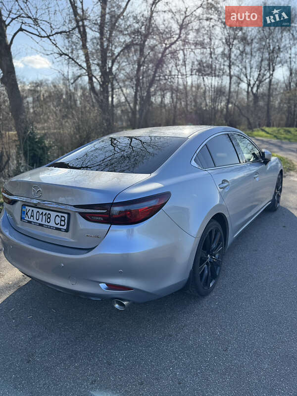 Седан Mazda 6 2019 в Коростене