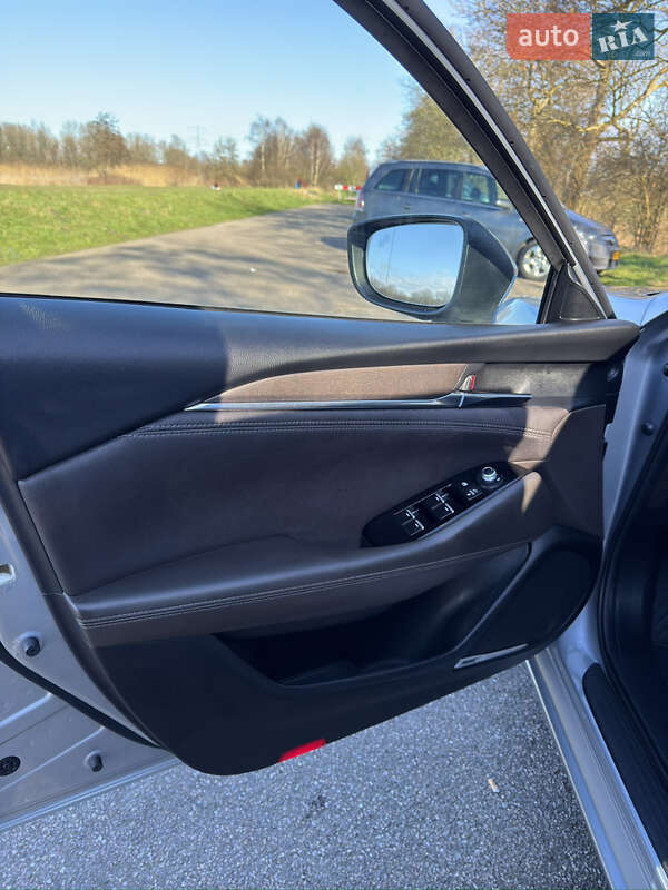 Седан Mazda 6 2019 в Коростене