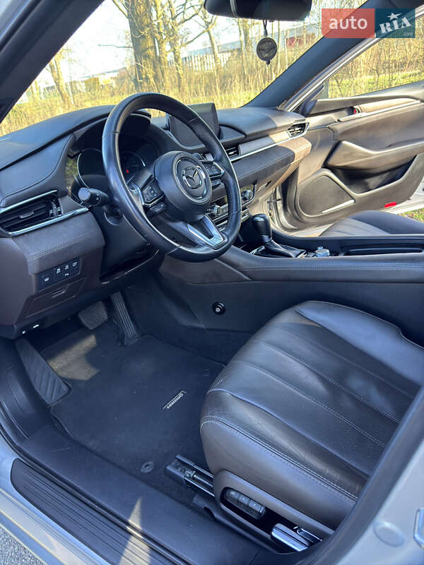 Седан Mazda 6 2019 в Коростене