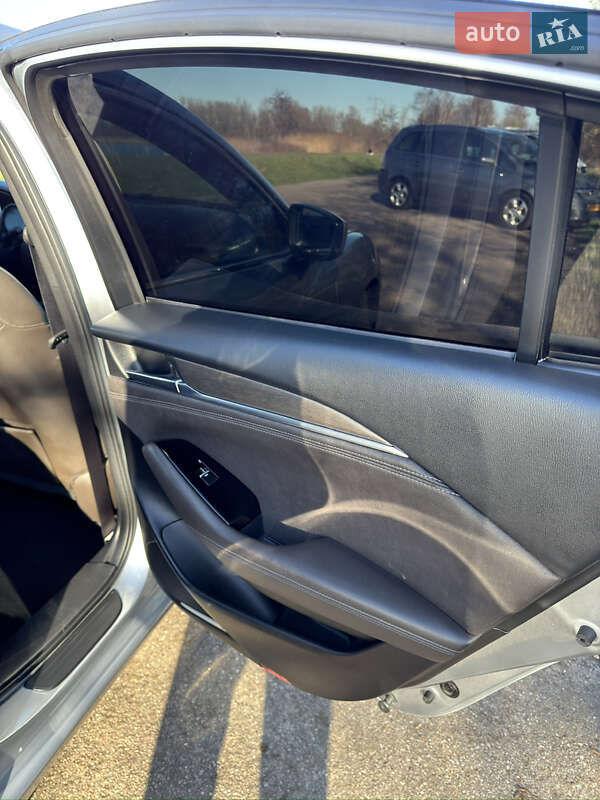 Седан Mazda 6 2019 в Коростене