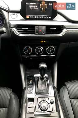 Седан Mazda 6 2015 в 