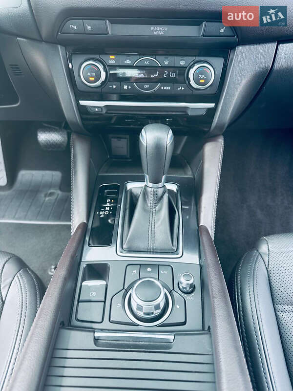 Седан Mazda 6 2016 в Ужгороді